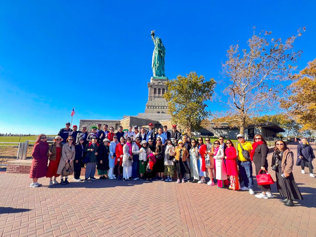 Tour Mỹ Đông Tây Mùa Thu Lãng Mạn